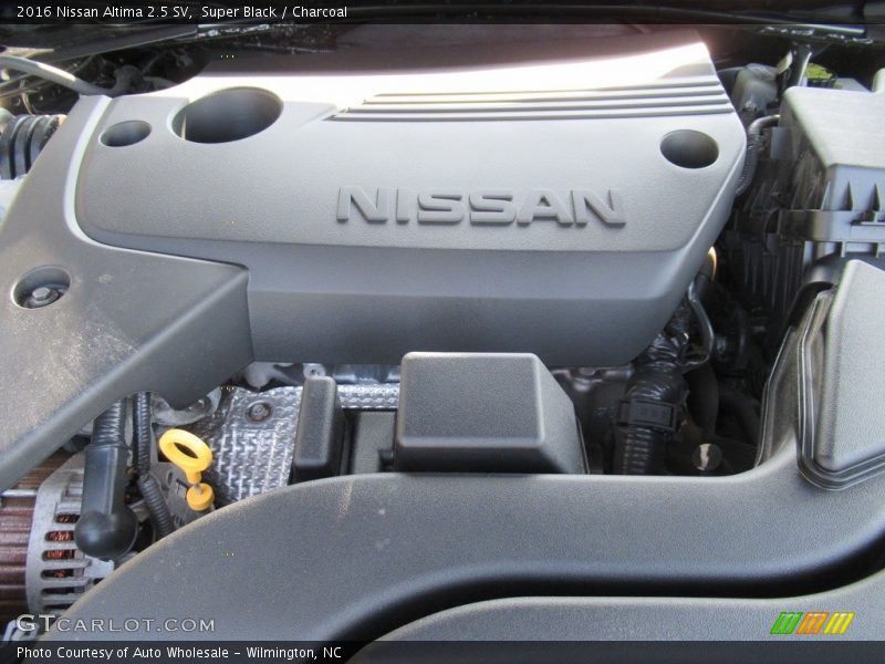 Super Black / Charcoal 2016 Nissan Altima 2.5 SV