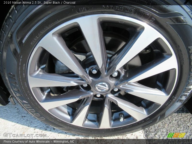 Super Black / Charcoal 2016 Nissan Altima 2.5 SV