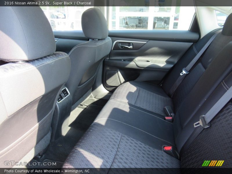 Super Black / Charcoal 2016 Nissan Altima 2.5 SV