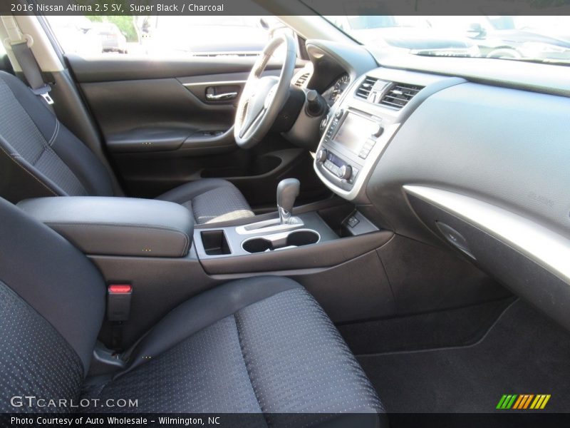 Super Black / Charcoal 2016 Nissan Altima 2.5 SV