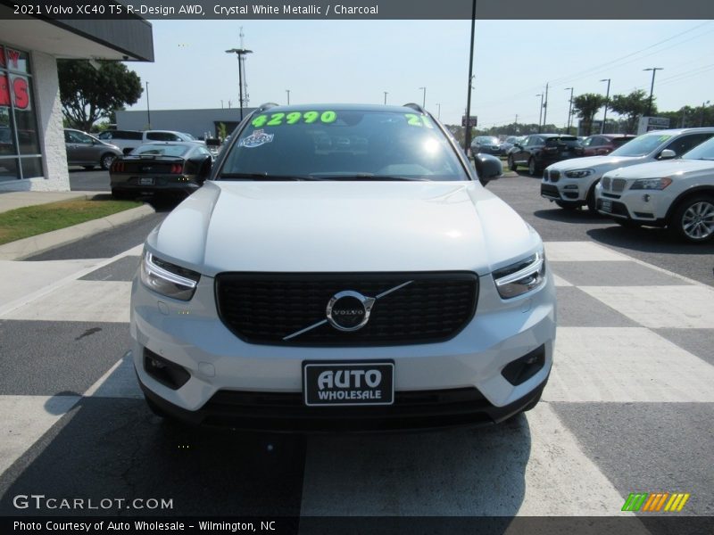 Crystal White Metallic / Charcoal 2021 Volvo XC40 T5 R-Design AWD