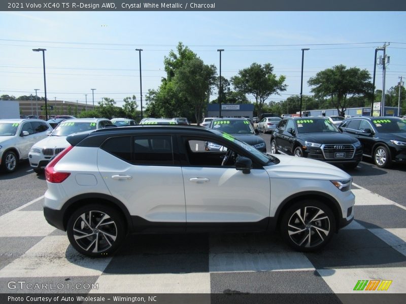 Crystal White Metallic / Charcoal 2021 Volvo XC40 T5 R-Design AWD