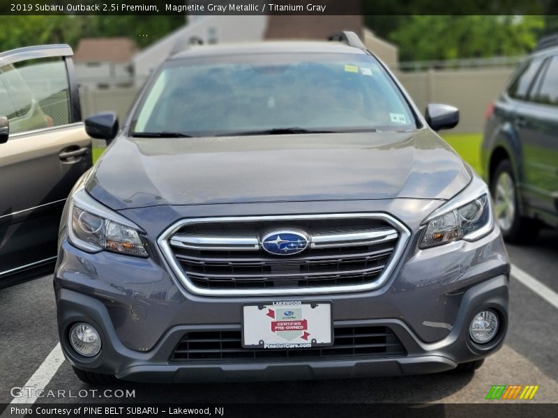 Magnetite Gray Metallic / Titanium Gray 2019 Subaru Outback 2.5i Premium