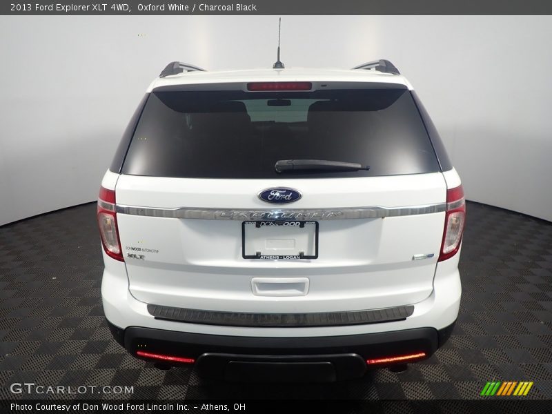 Oxford White / Charcoal Black 2013 Ford Explorer XLT 4WD