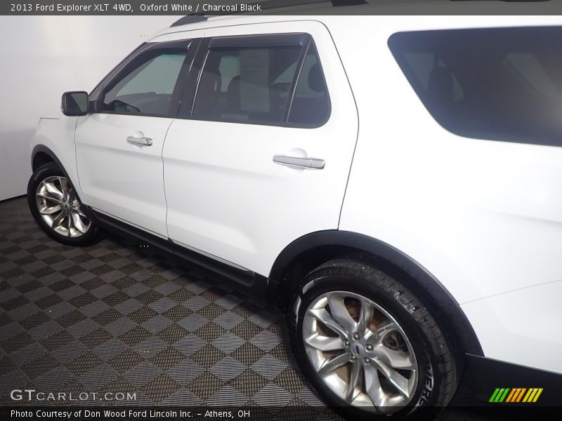 Oxford White / Charcoal Black 2013 Ford Explorer XLT 4WD