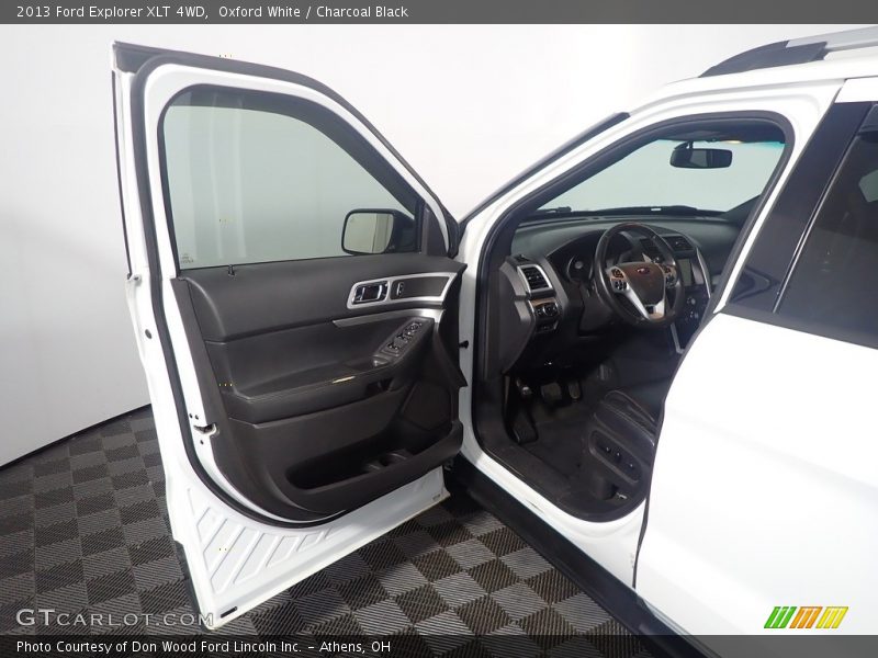 Oxford White / Charcoal Black 2013 Ford Explorer XLT 4WD