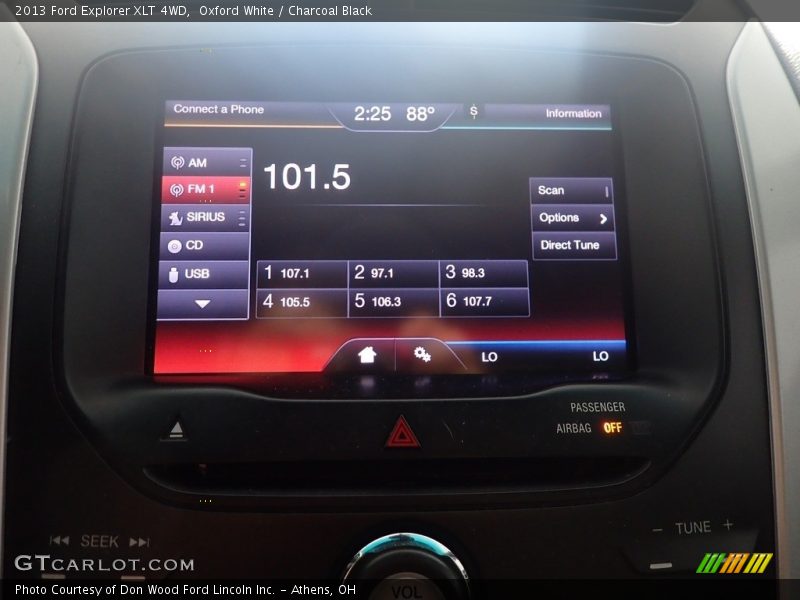 Oxford White / Charcoal Black 2013 Ford Explorer XLT 4WD