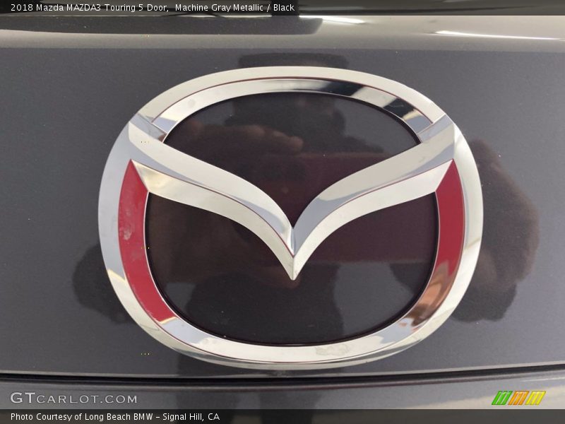 Machine Gray Metallic / Black 2018 Mazda MAZDA3 Touring 5 Door