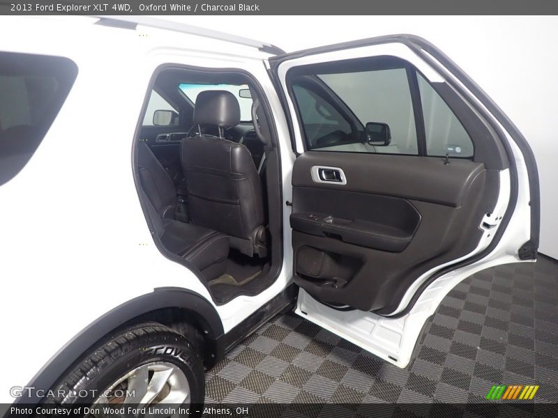 Oxford White / Charcoal Black 2013 Ford Explorer XLT 4WD