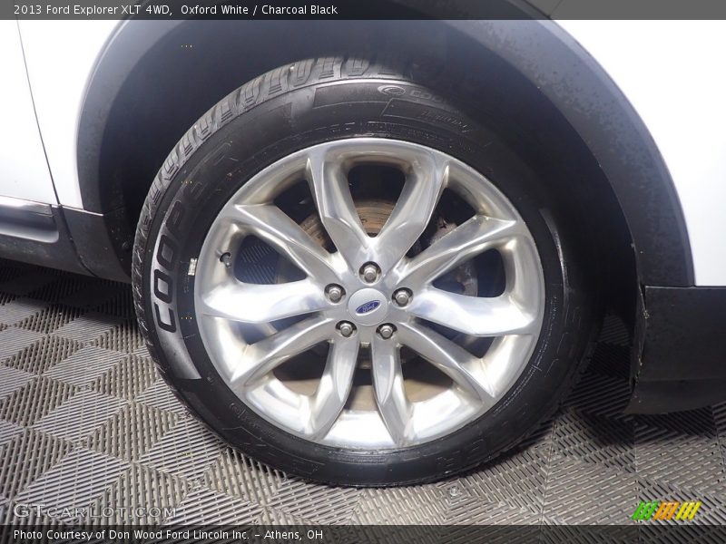 Oxford White / Charcoal Black 2013 Ford Explorer XLT 4WD