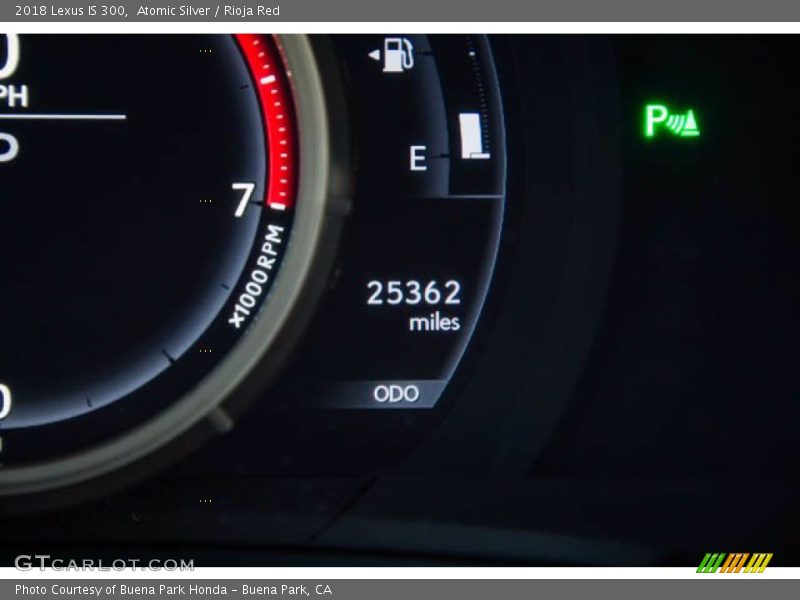 Atomic Silver / Rioja Red 2018 Lexus IS 300