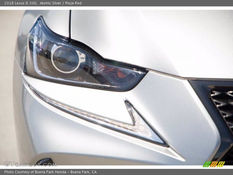 Atomic Silver / Rioja Red 2018 Lexus IS 300