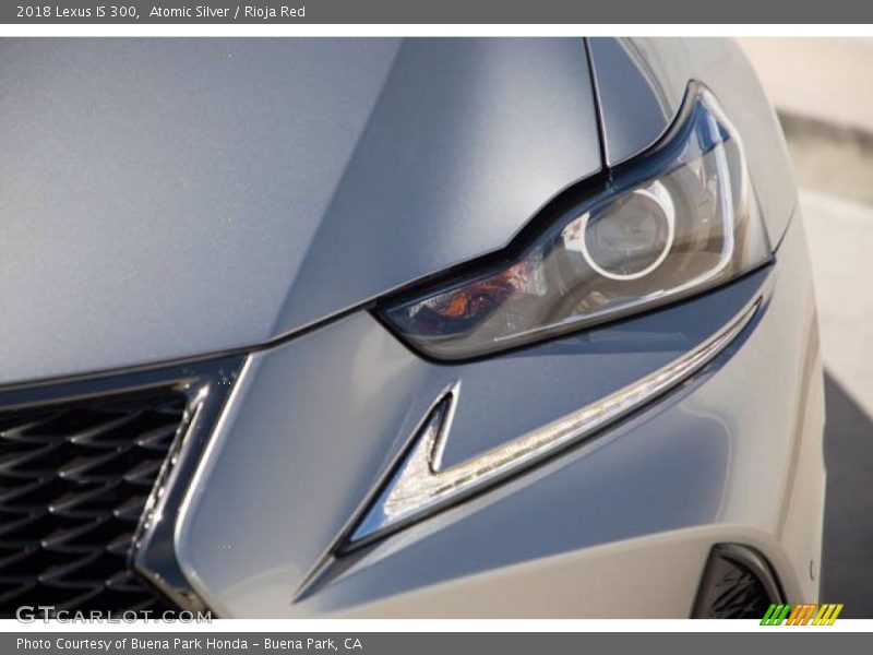 Atomic Silver / Rioja Red 2018 Lexus IS 300