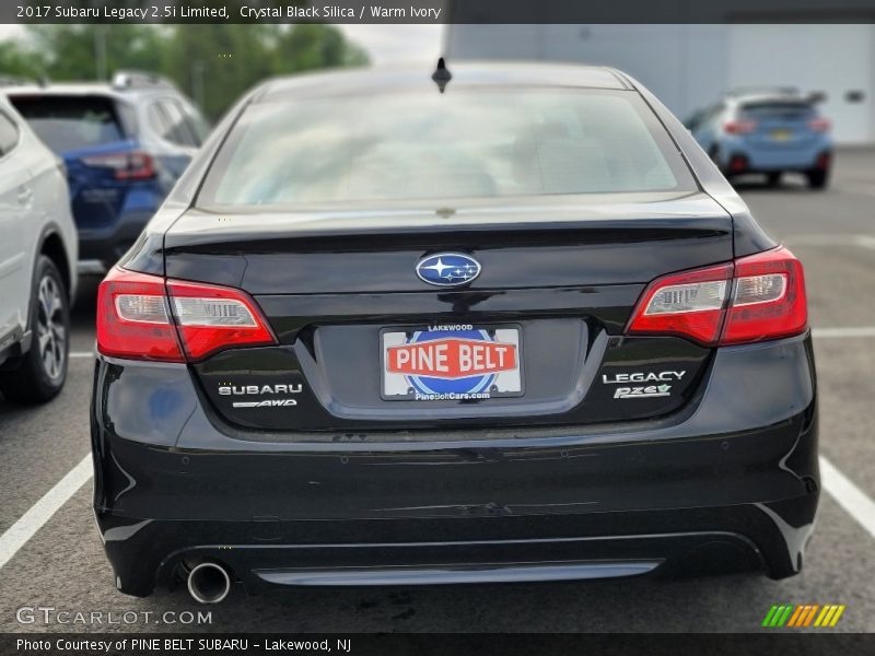 Crystal Black Silica / Warm Ivory 2017 Subaru Legacy 2.5i Limited