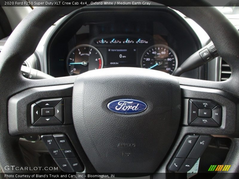 Oxford White / Medium Earth Gray 2020 Ford F250 Super Duty XLT Crew Cab 4x4