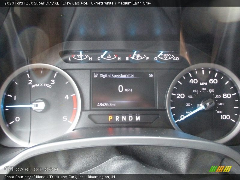 Oxford White / Medium Earth Gray 2020 Ford F250 Super Duty XLT Crew Cab 4x4