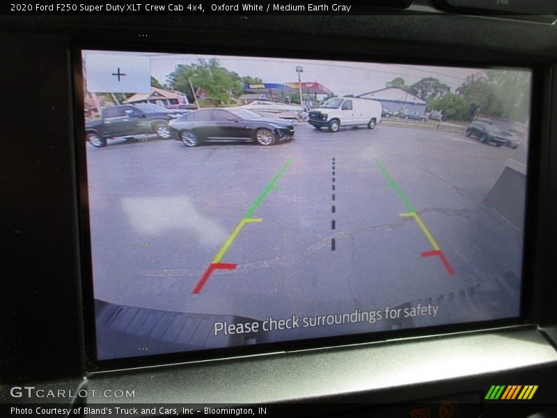 Oxford White / Medium Earth Gray 2020 Ford F250 Super Duty XLT Crew Cab 4x4