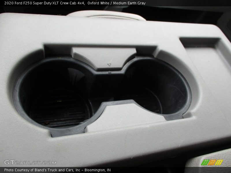 Oxford White / Medium Earth Gray 2020 Ford F250 Super Duty XLT Crew Cab 4x4