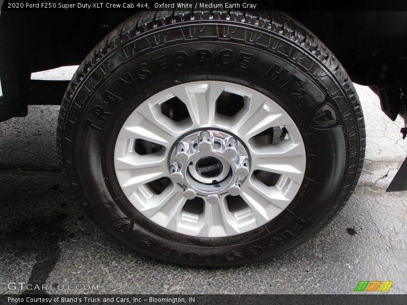 Oxford White / Medium Earth Gray 2020 Ford F250 Super Duty XLT Crew Cab 4x4