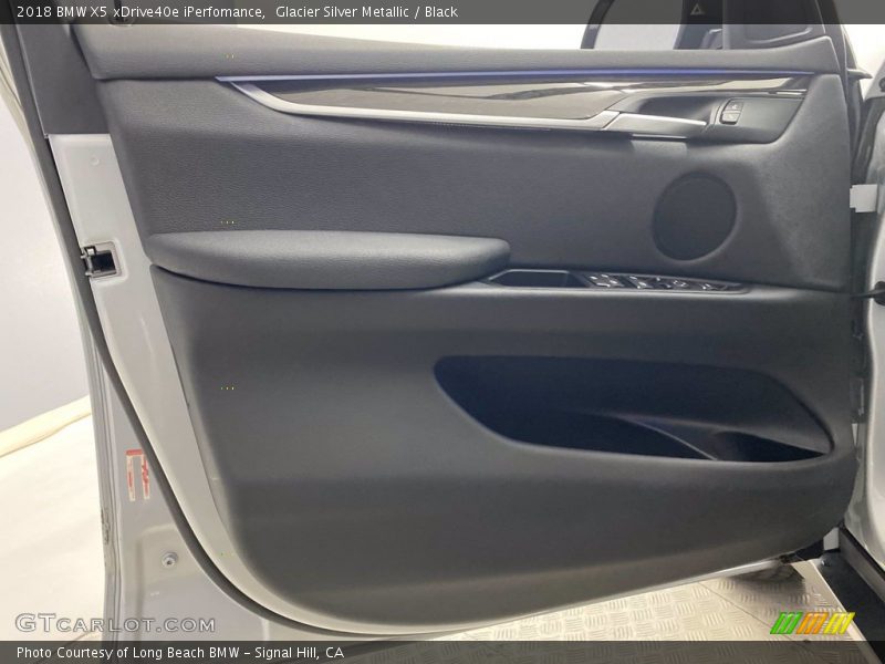 Glacier Silver Metallic / Black 2018 BMW X5 xDrive40e iPerfomance
