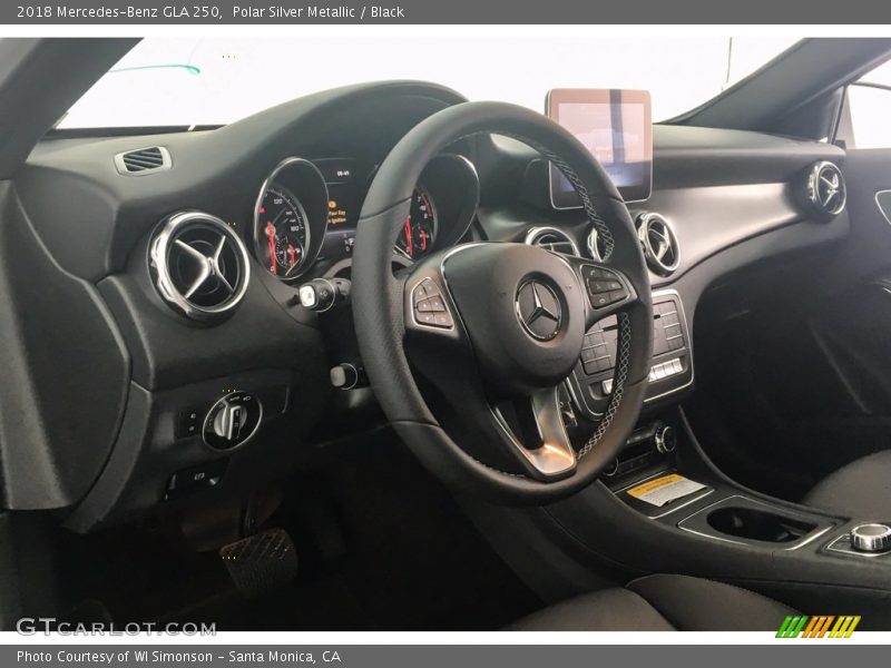 Polar Silver Metallic / Black 2018 Mercedes-Benz GLA 250