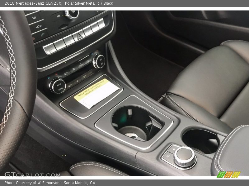 Polar Silver Metallic / Black 2018 Mercedes-Benz GLA 250