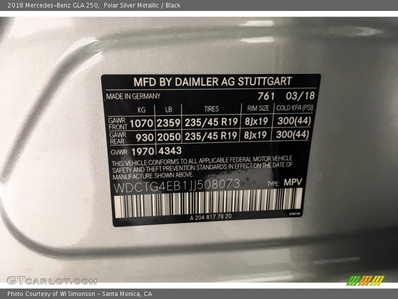 Polar Silver Metallic / Black 2018 Mercedes-Benz GLA 250