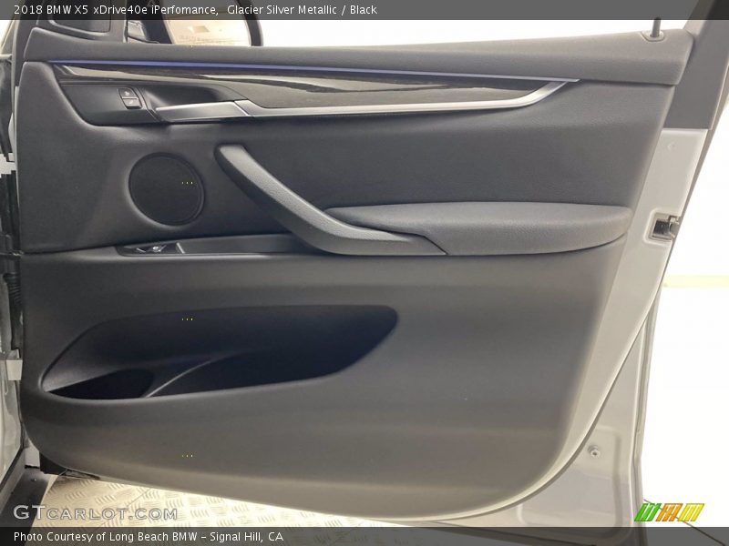 Glacier Silver Metallic / Black 2018 BMW X5 xDrive40e iPerfomance