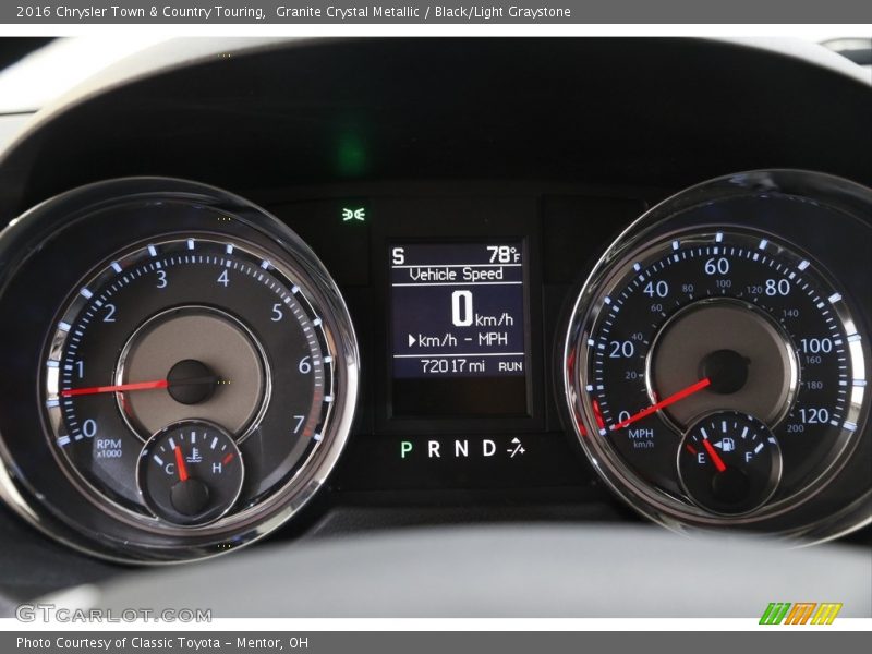 Granite Crystal Metallic / Black/Light Graystone 2016 Chrysler Town & Country Touring