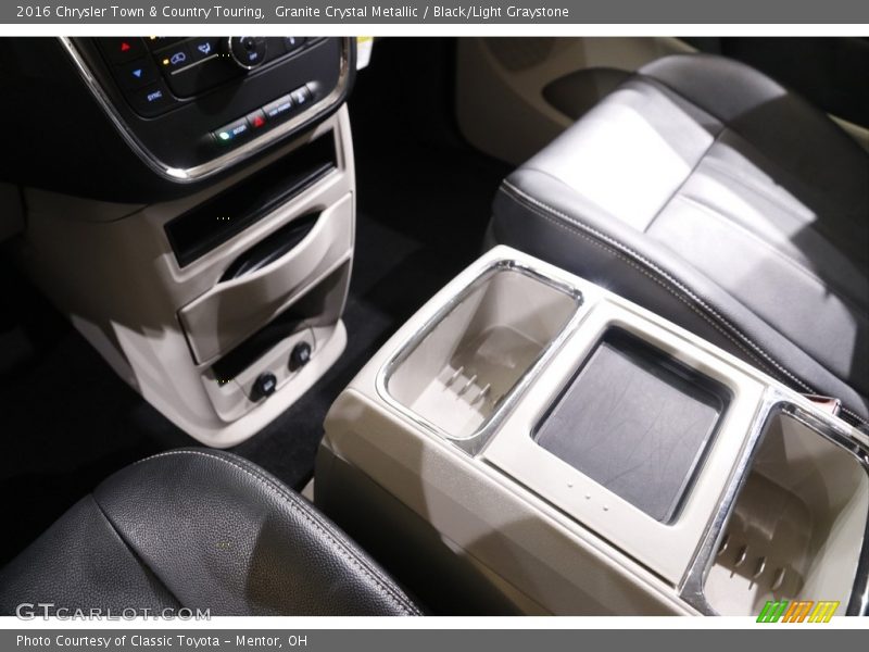 Granite Crystal Metallic / Black/Light Graystone 2016 Chrysler Town & Country Touring