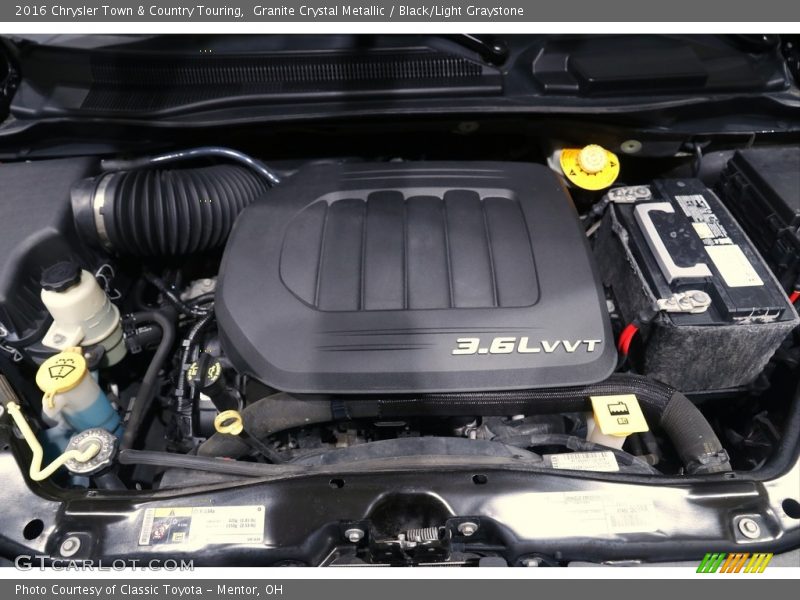 Granite Crystal Metallic / Black/Light Graystone 2016 Chrysler Town & Country Touring