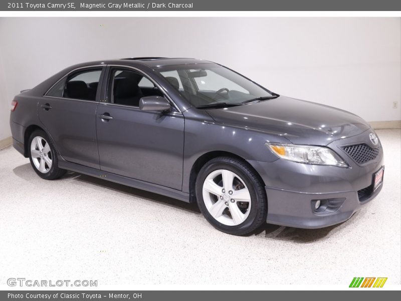 Magnetic Gray Metallic / Dark Charcoal 2011 Toyota Camry SE