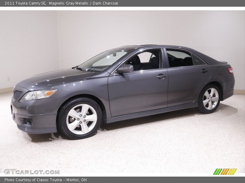 Magnetic Gray Metallic / Dark Charcoal 2011 Toyota Camry SE