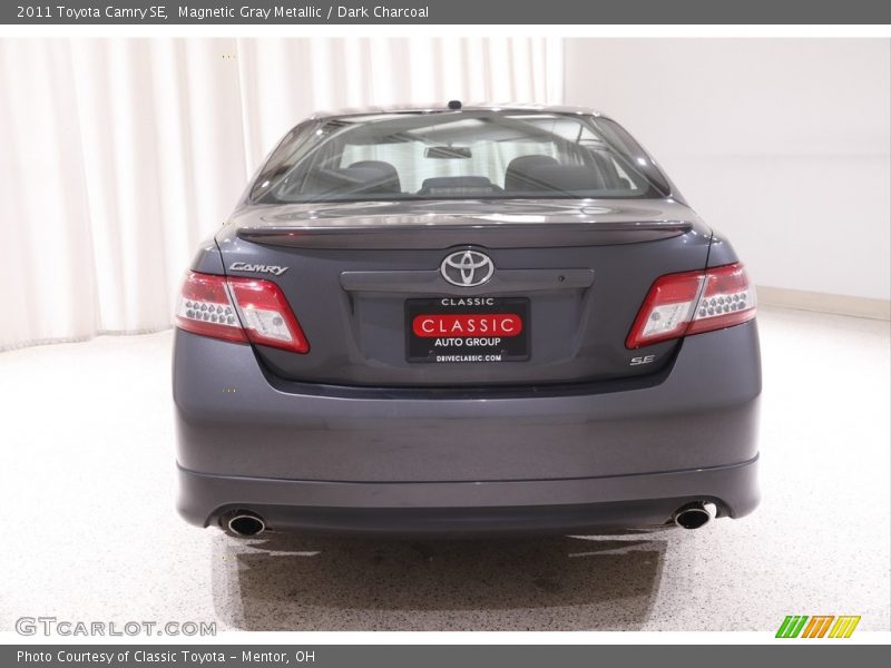 Magnetic Gray Metallic / Dark Charcoal 2011 Toyota Camry SE