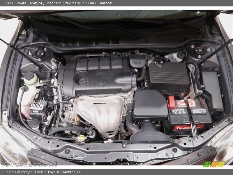 Magnetic Gray Metallic / Dark Charcoal 2011 Toyota Camry SE