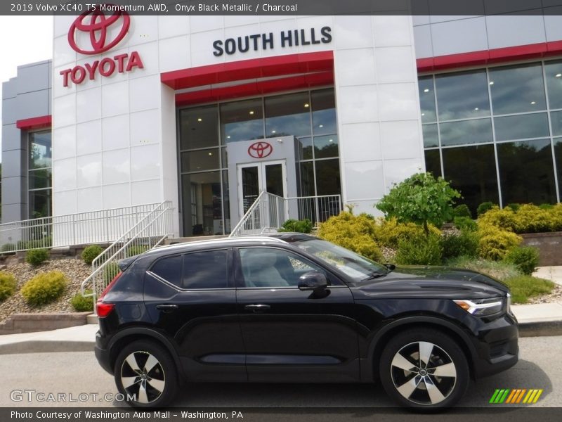 Onyx Black Metallic / Charcoal 2019 Volvo XC40 T5 Momentum AWD