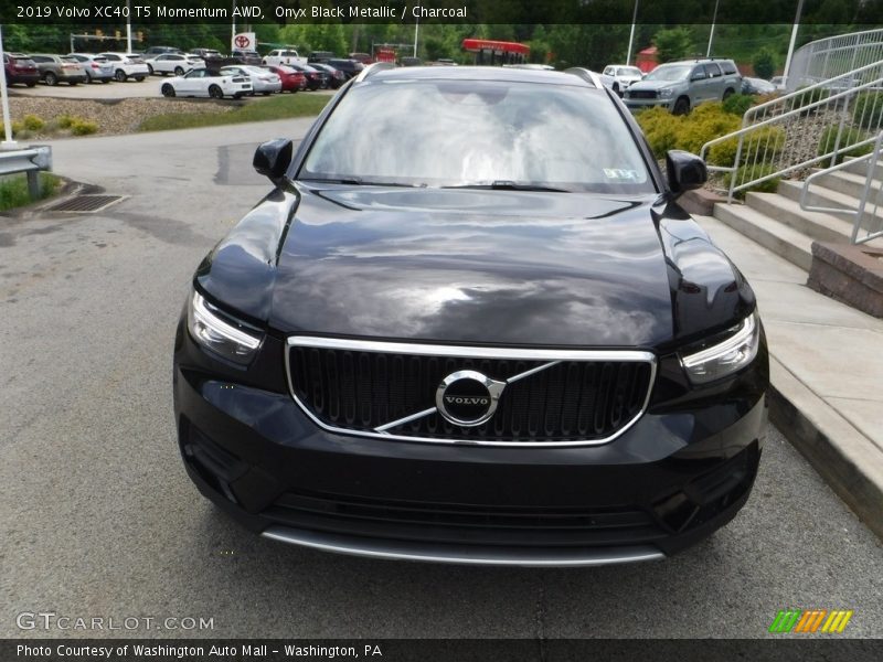 Onyx Black Metallic / Charcoal 2019 Volvo XC40 T5 Momentum AWD