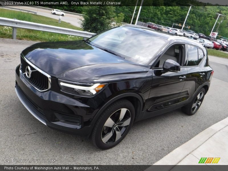 Onyx Black Metallic / Charcoal 2019 Volvo XC40 T5 Momentum AWD