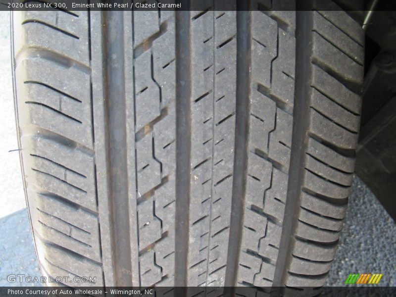 Eminent White Pearl / Glazed Caramel 2020 Lexus NX 300