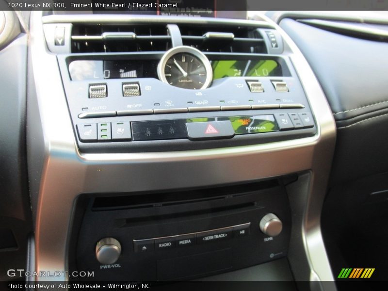 Eminent White Pearl / Glazed Caramel 2020 Lexus NX 300