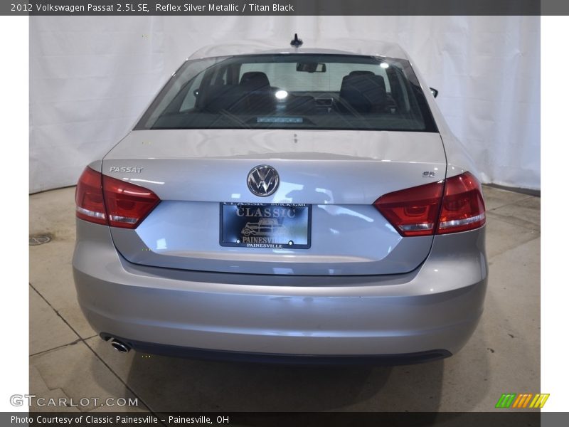 Reflex Silver Metallic / Titan Black 2012 Volkswagen Passat 2.5L SE