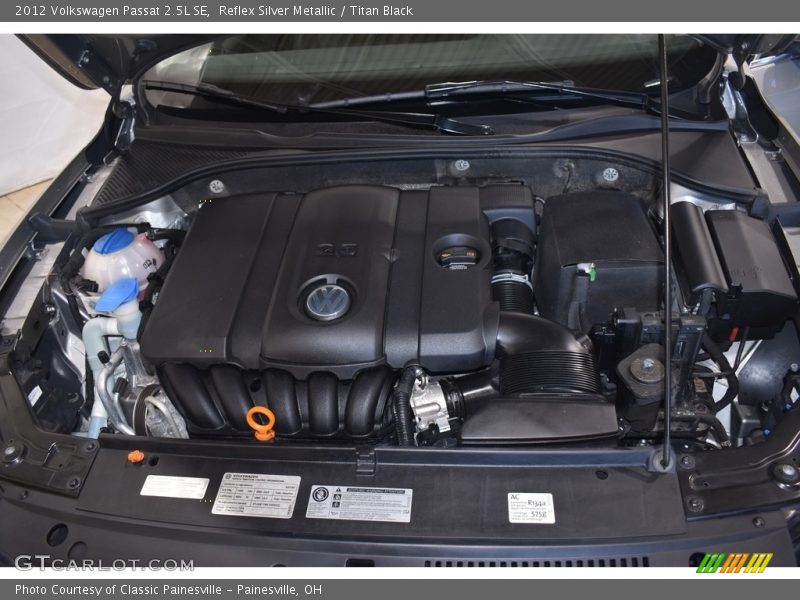 Reflex Silver Metallic / Titan Black 2012 Volkswagen Passat 2.5L SE