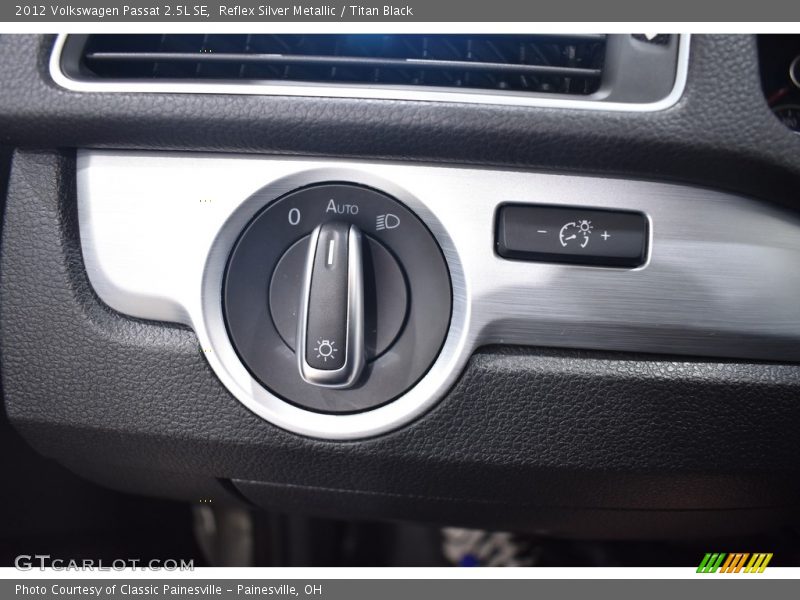 Reflex Silver Metallic / Titan Black 2012 Volkswagen Passat 2.5L SE