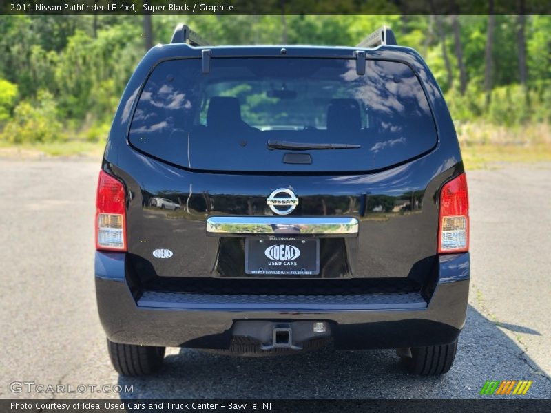 Super Black / Graphite 2011 Nissan Pathfinder LE 4x4