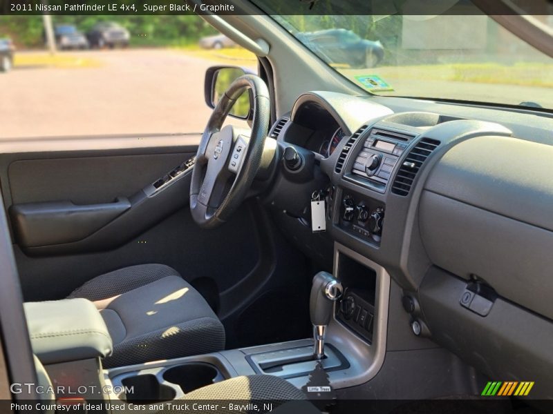 Super Black / Graphite 2011 Nissan Pathfinder LE 4x4