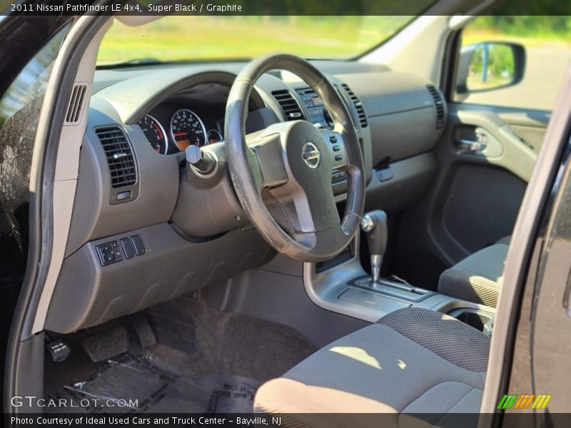 Super Black / Graphite 2011 Nissan Pathfinder LE 4x4