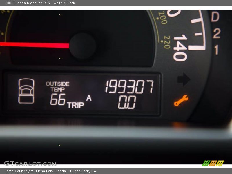 White / Black 2007 Honda Ridgeline RTS