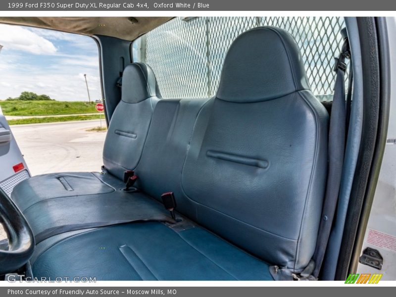 Front Seat of 1999 F350 Super Duty XL Regular Cab 4x4