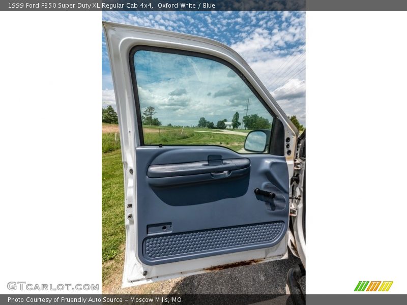 Door Panel of 1999 F350 Super Duty XL Regular Cab 4x4