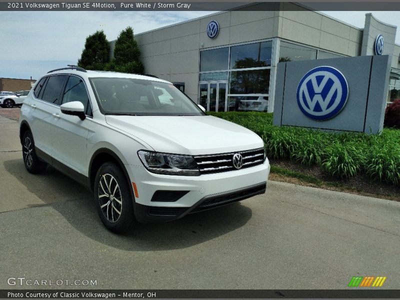 Pure White / Storm Gray 2021 Volkswagen Tiguan SE 4Motion